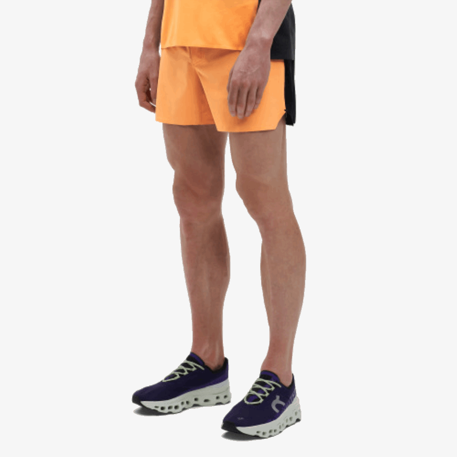 5'' Lightweight Shorts Mango-Black On Running