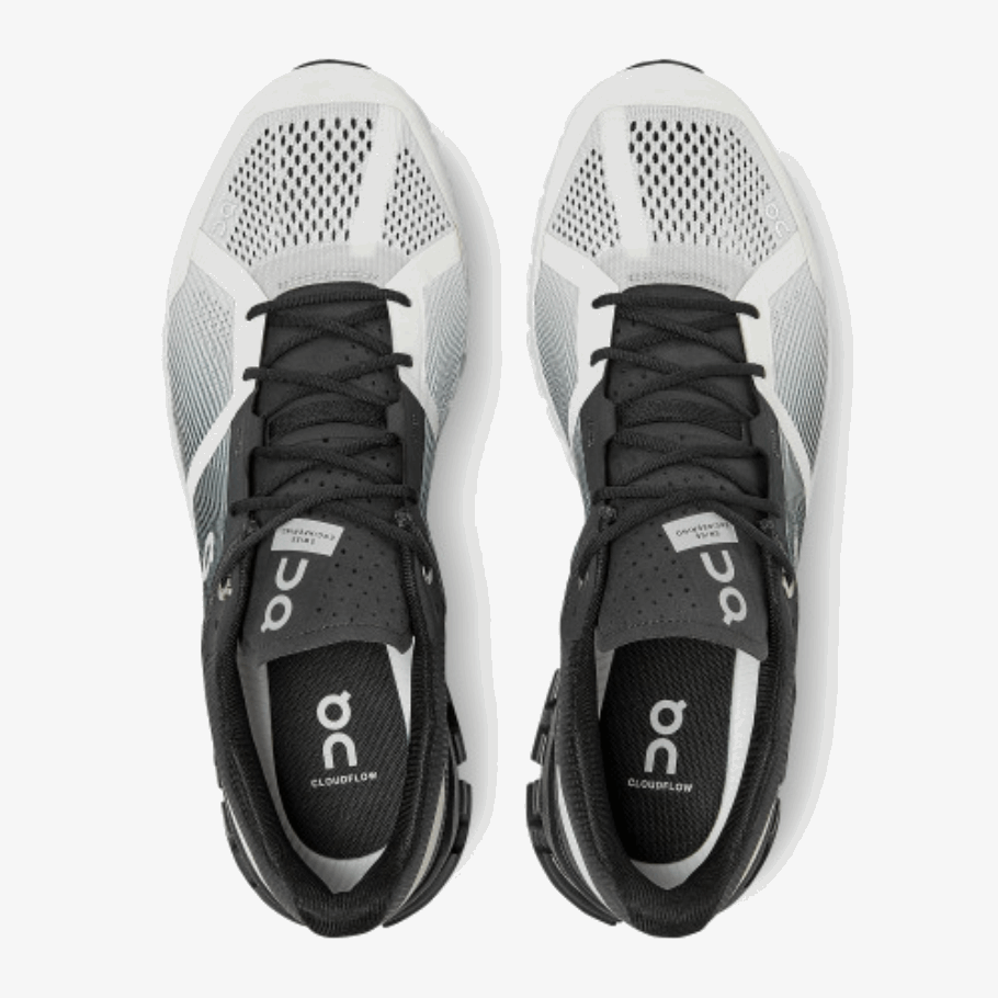 Cloudflow On Running Black-White